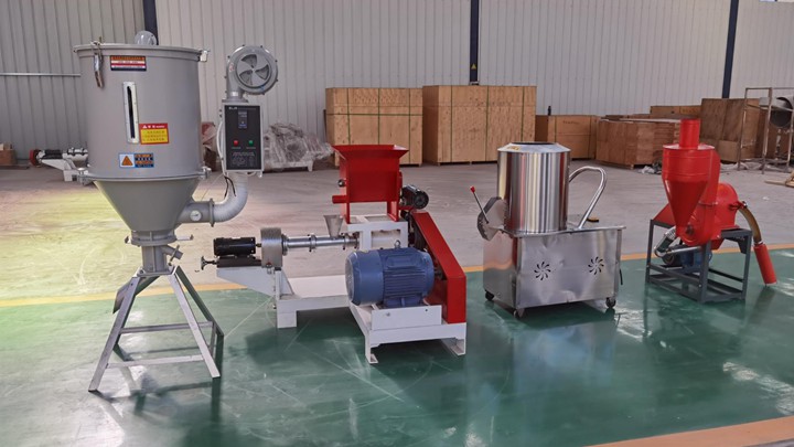 Poultry feed pelleting machine for farm use in Egypt